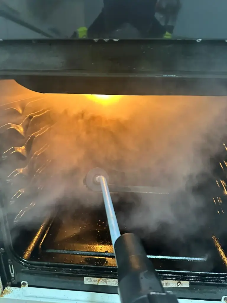 Oven Cleaning [Domestic] (Single Oven, Standard (≤ 60 cm or small capacity))